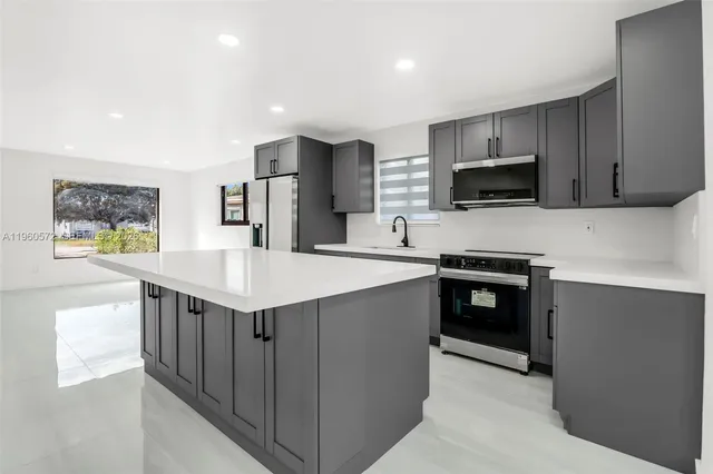 $535,000 | 528 Northwest 3rd Court, Hallandale Beach, FL 33009