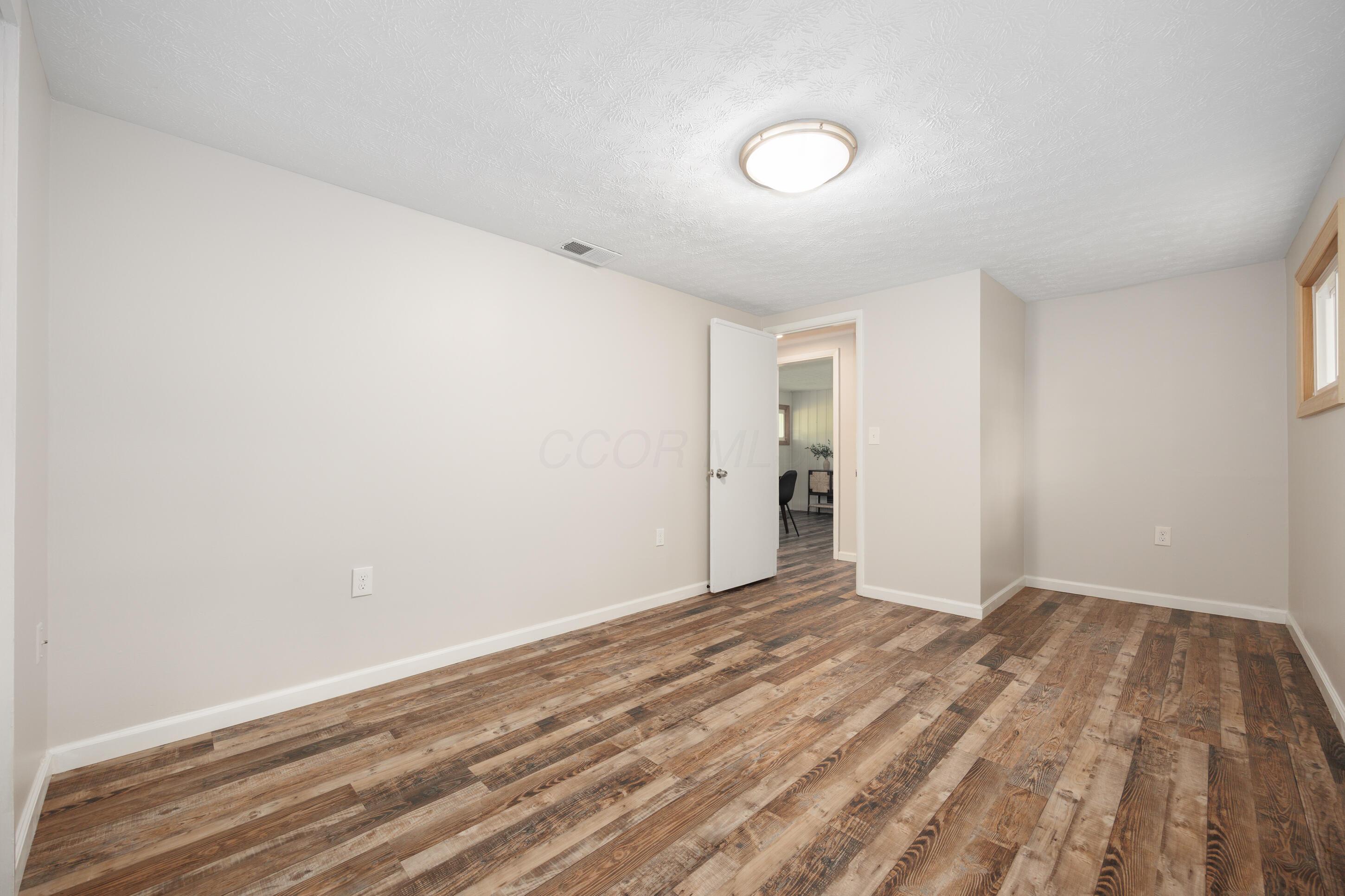 1366 Dyer Road Grove City, OH 43123 - Photo 23 of 49 Bedroom 2