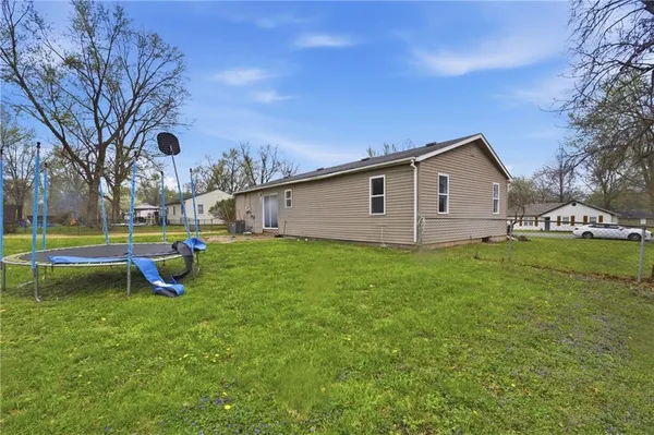 $190,000 | 17410 Chestnut Drive, Belton, MO 64012