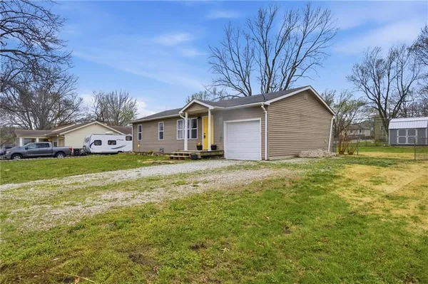 $190,000 | 17410 Chestnut Drive, Belton, MO 64012