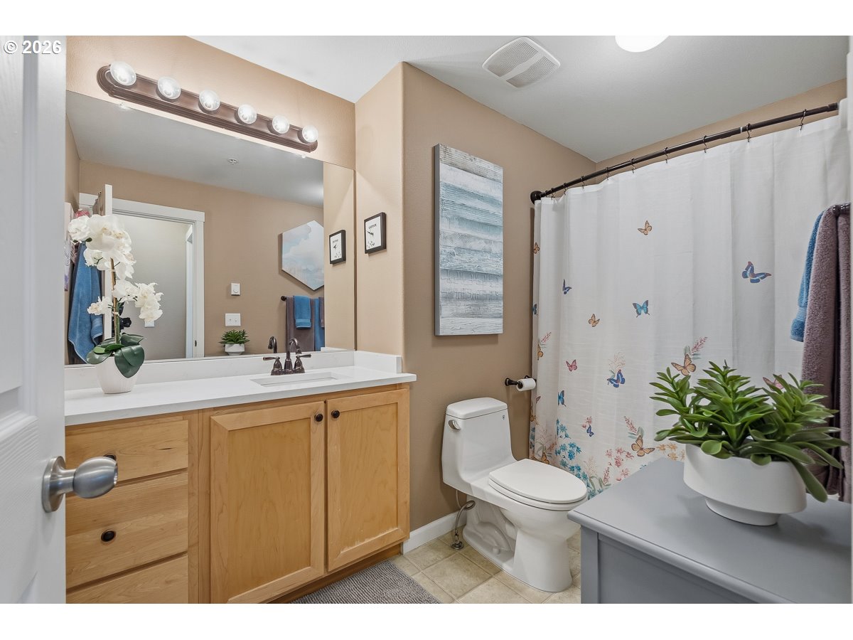 14745 Southwest Sandhill Loop, Unit 203 Beaverton, OR 97007 - Photo 11 of 18 Bathroom