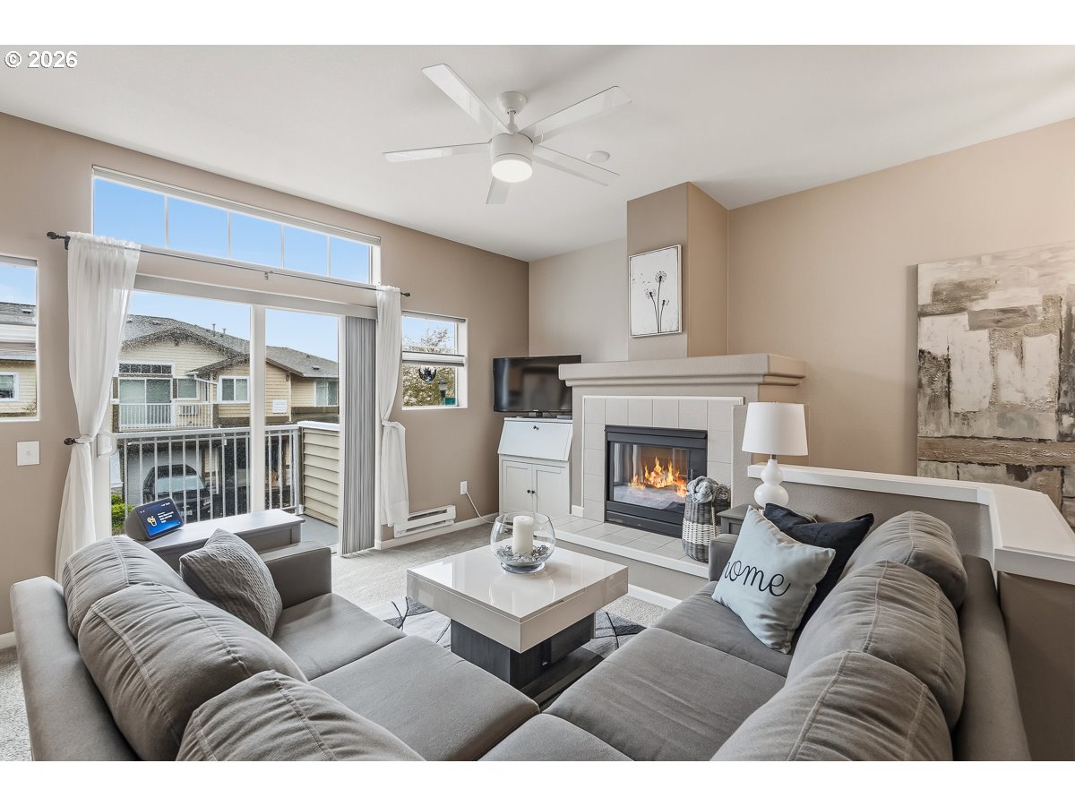 14745 Southwest Sandhill Loop, Unit 203 Beaverton, OR 97007 - Photo 4 of 18 Living Room
