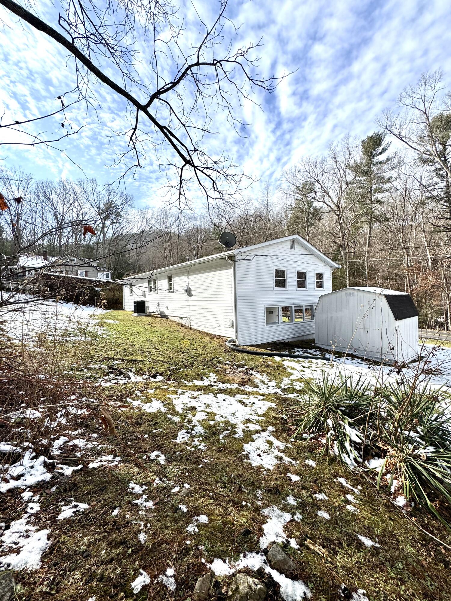 3193 South Pitzer Ridge Road Covington, VA 24426 - Photo 34 of 41 IMG_4401