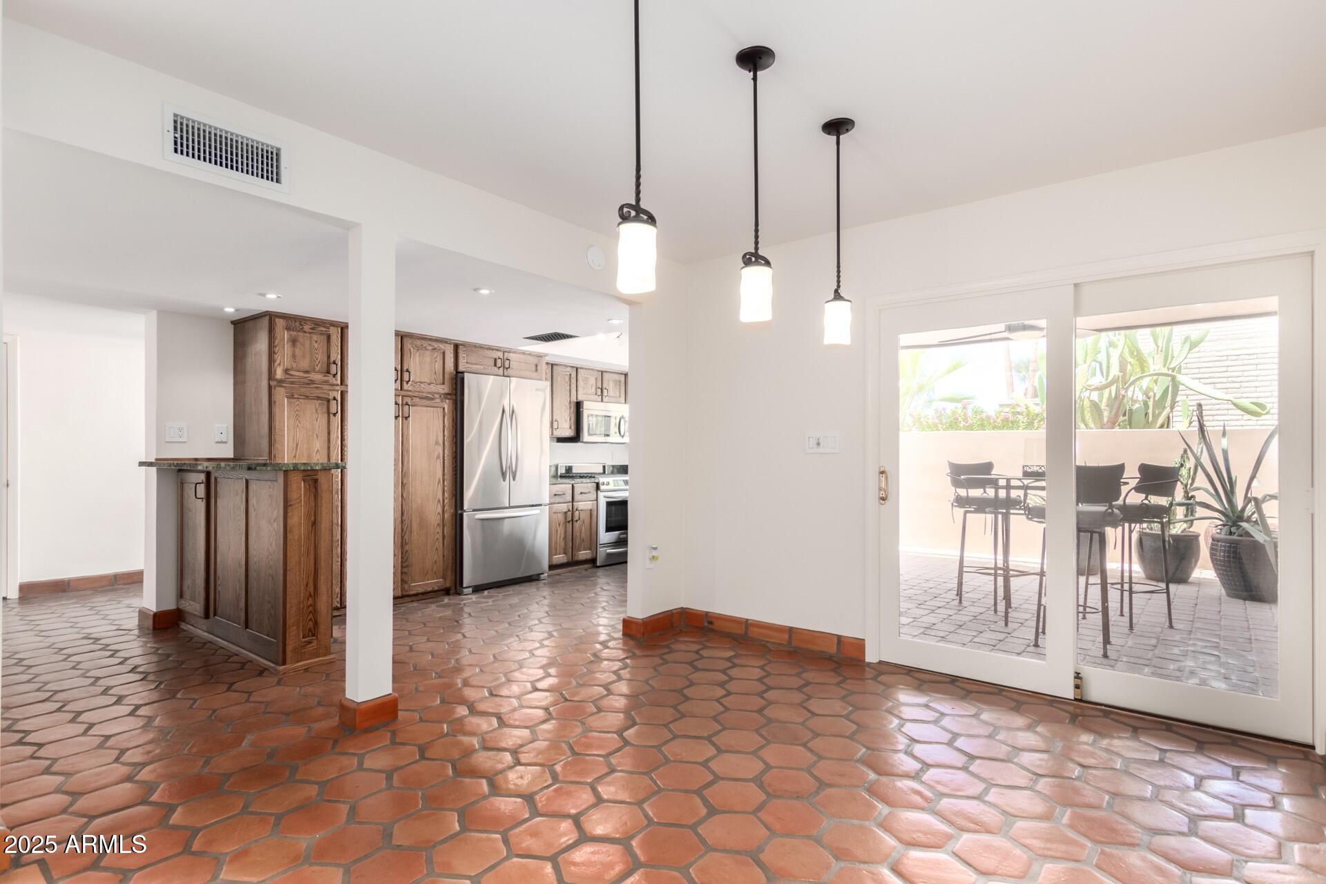 7770 East Camelback Road, Unit 16 Scottsdale, AZ 85251 - Photo 7 of 26 Camelback 7
