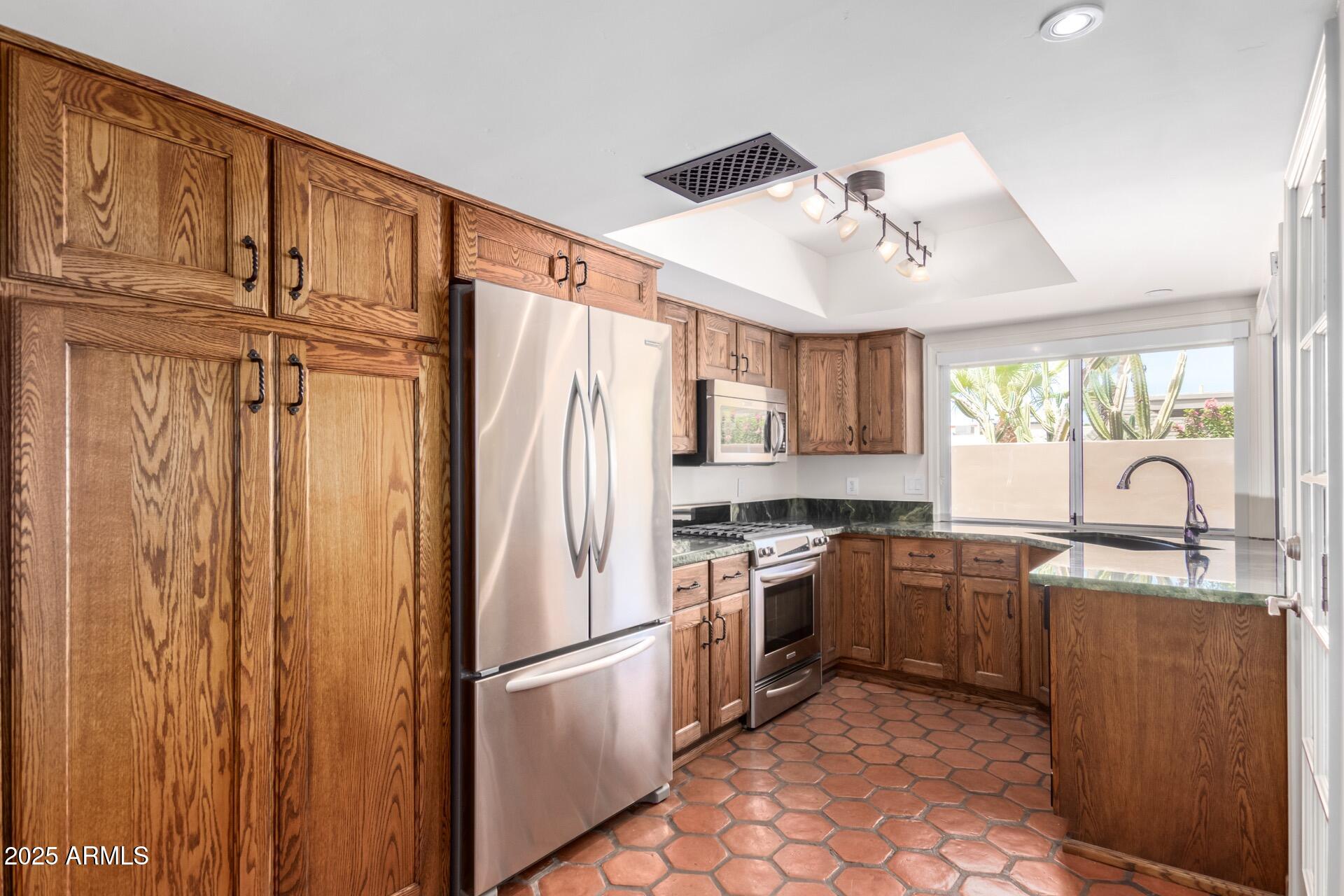 7770 East Camelback Road, Unit 16 Scottsdale, AZ 85251 - Photo 10 of 26 Camelback 10