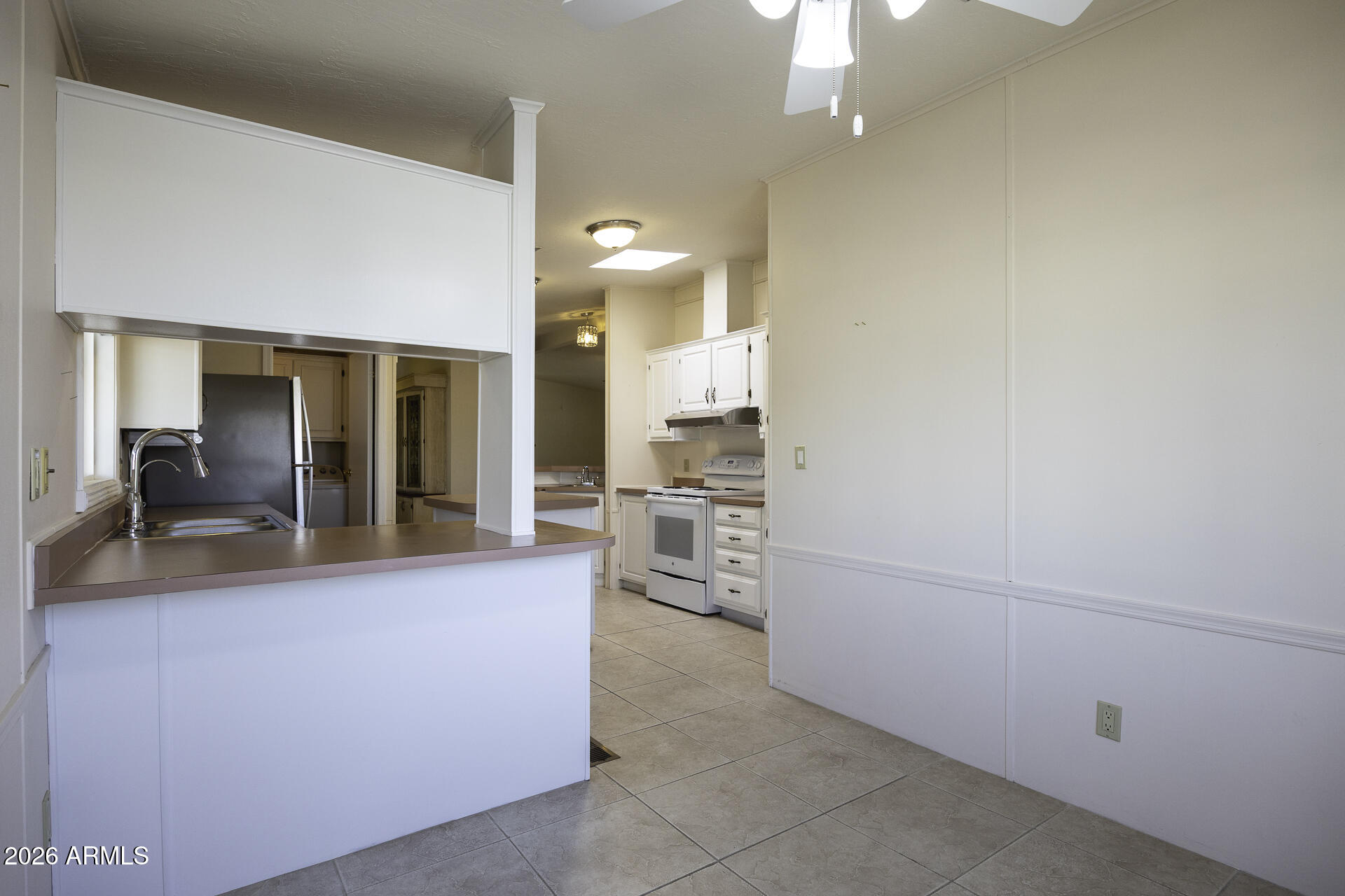 2100 North Trekell Road, Unit 366 Casa Grande, AZ 85122 - Photo 14 of 43 2100 N Trekell Lot 366 - Breakfast Area