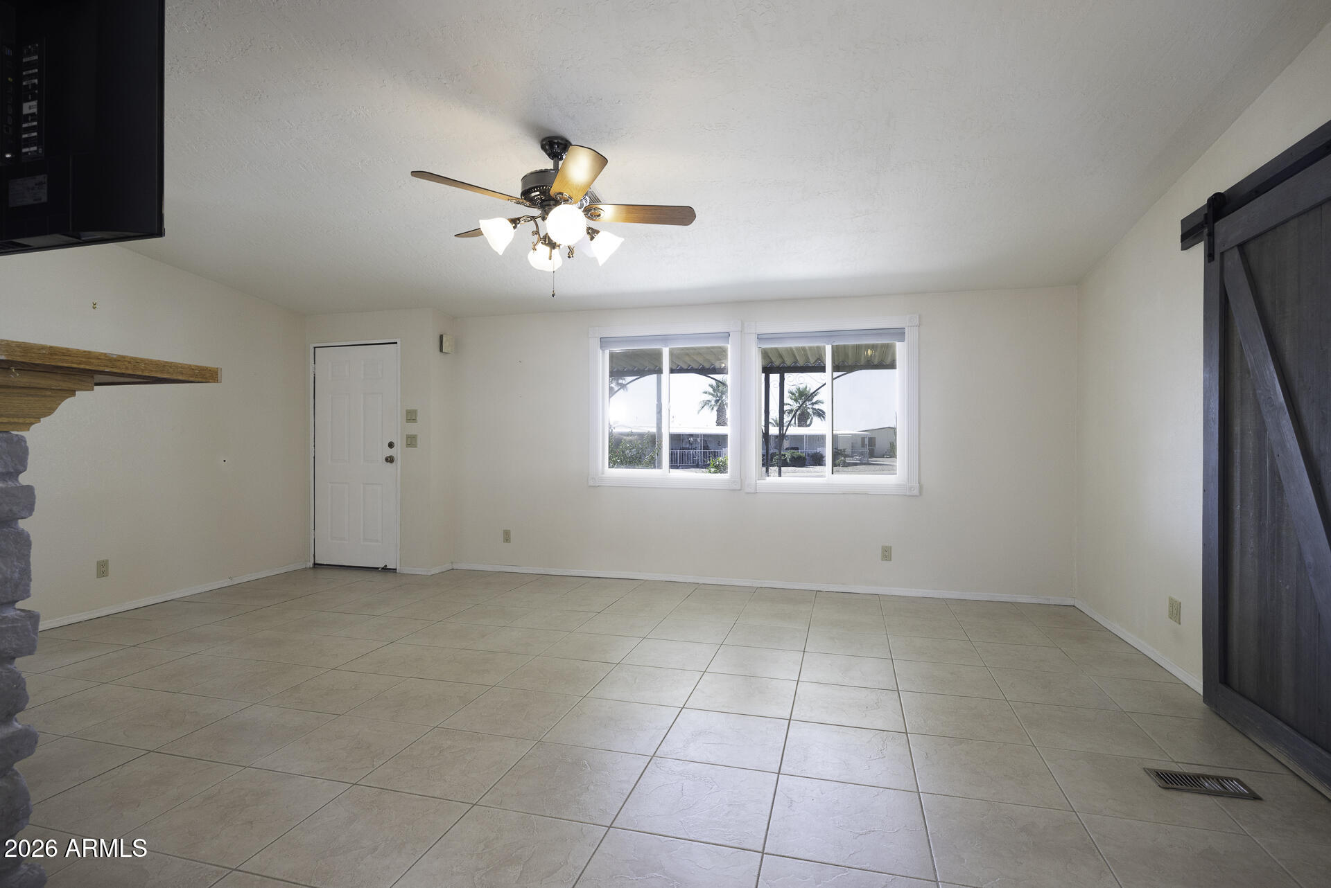 2100 North Trekell Road, Unit 366 Casa Grande, AZ 85122 - Photo 7 of 43 2100 N Trekell Lot 366 - Living Room Vie