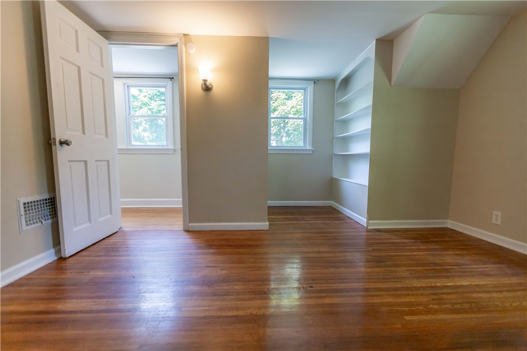 39 Ridgewood Drive Irondequoit, NY 14622 - Photo 19 of 23 Second Floor Bedroom