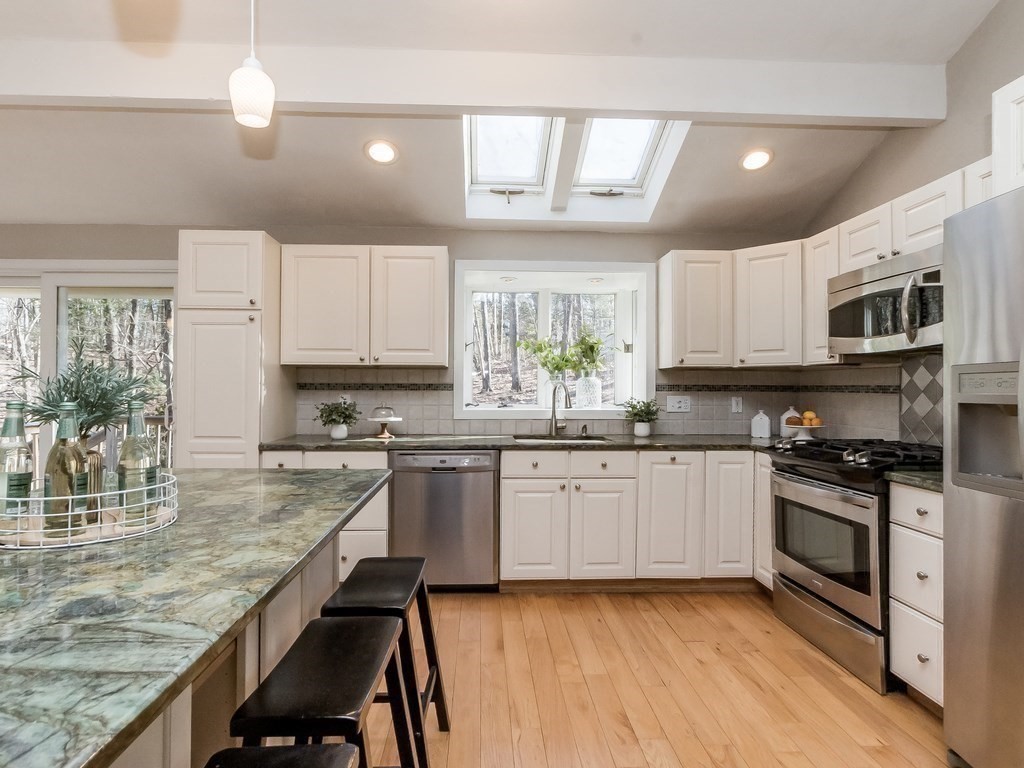 79 Drake Road Burlington, MA 01803 - Photo 7 of 42 Gallery Image 7