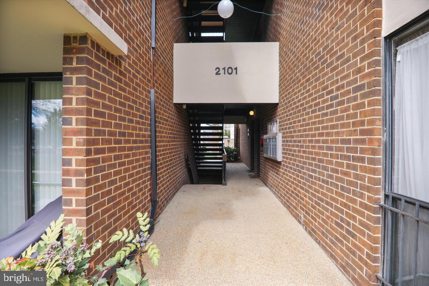 2101 Walsh View Terrace, Unit 17102 Silver Spring, MD 20902 - Photo 3 of 35 Gallery Image 3