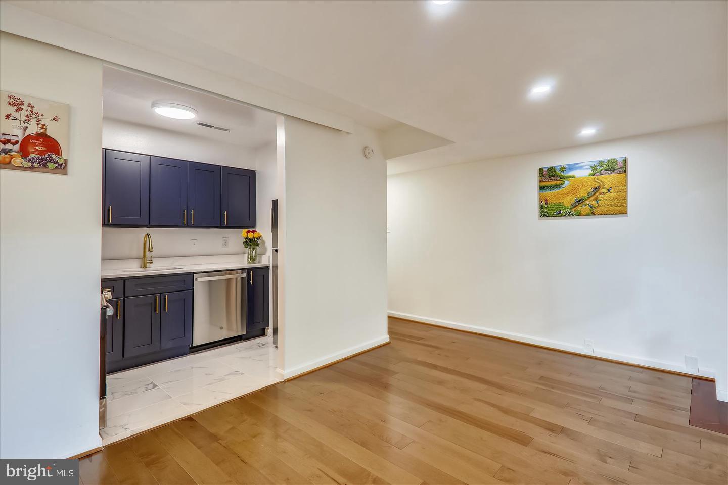 2101 Walsh View Terrace, Unit 17102 Silver Spring, MD 20902 - Photo 8 of 35 Gallery Image 8