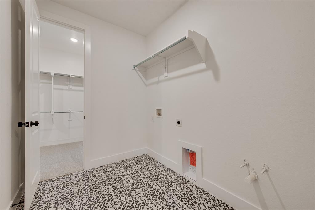 6024 Foxwheel Way Fort Worth, TX 76123 - Photo 12 of 30 a bathroom with a shower and a sink