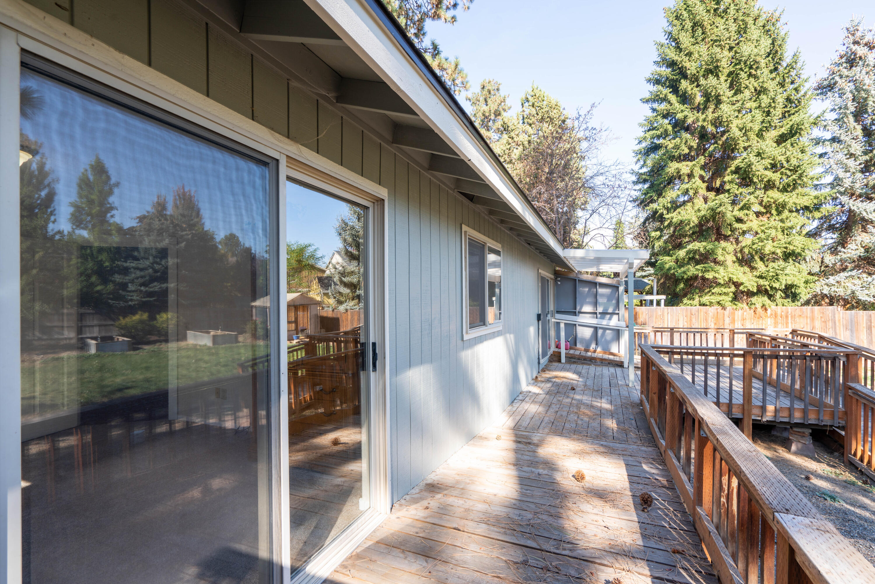 61148 Benham Road Bend, OR 97702 - Photo 37 of 48 DSC08481-HDR