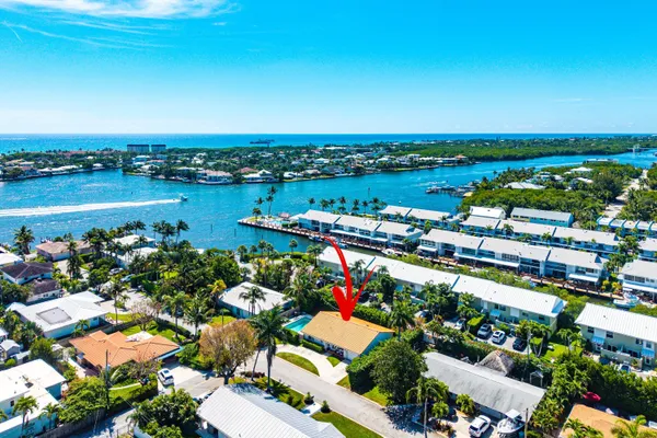$980,000 | 804 S Road, Boynton Beach, FL 33435