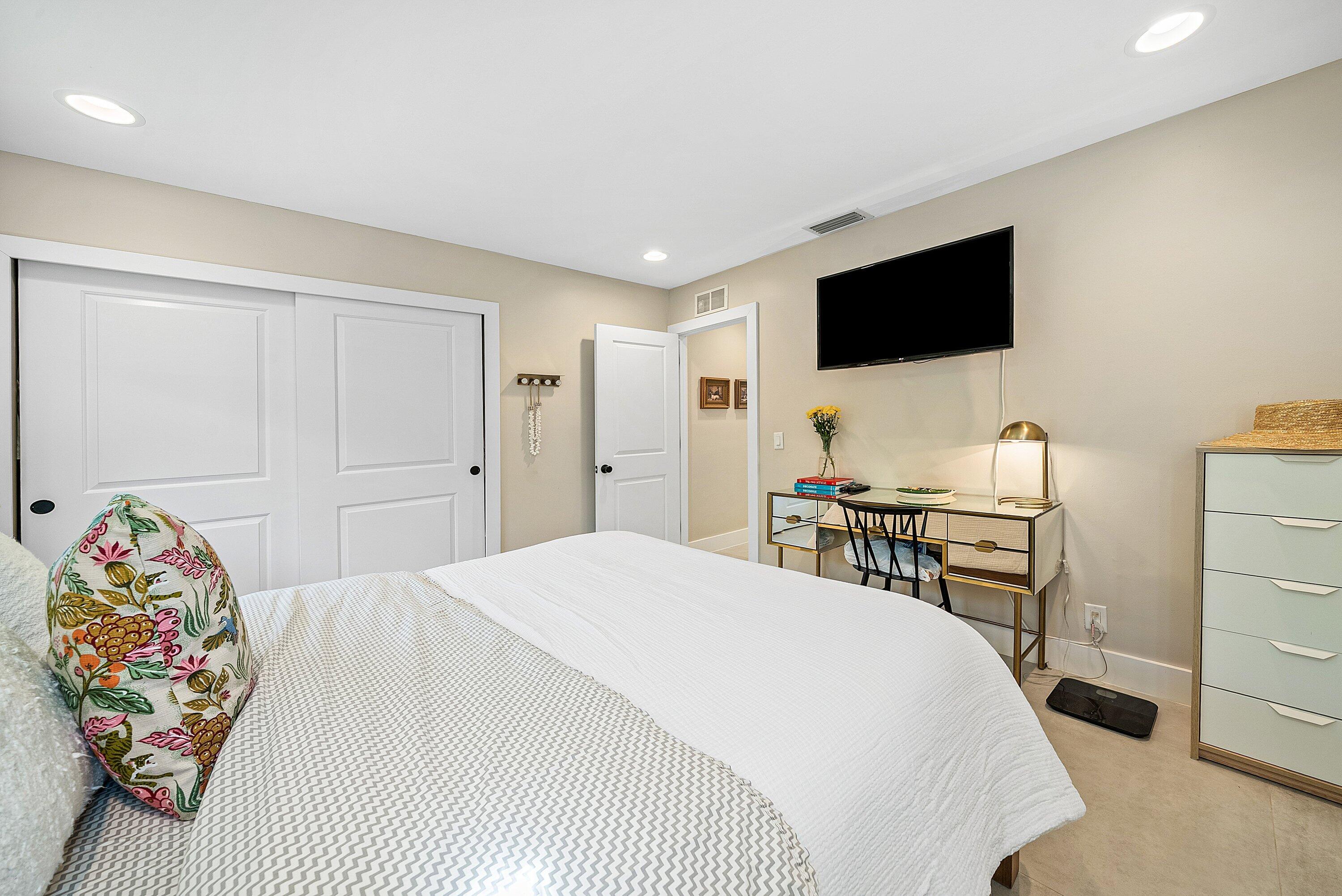 804 S Road Boynton Beach, FL 33435 - Photo 26 of 40 2nd bedroom