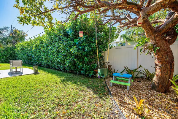 $980,000 | 804 S Road, Boynton Beach, FL 33435