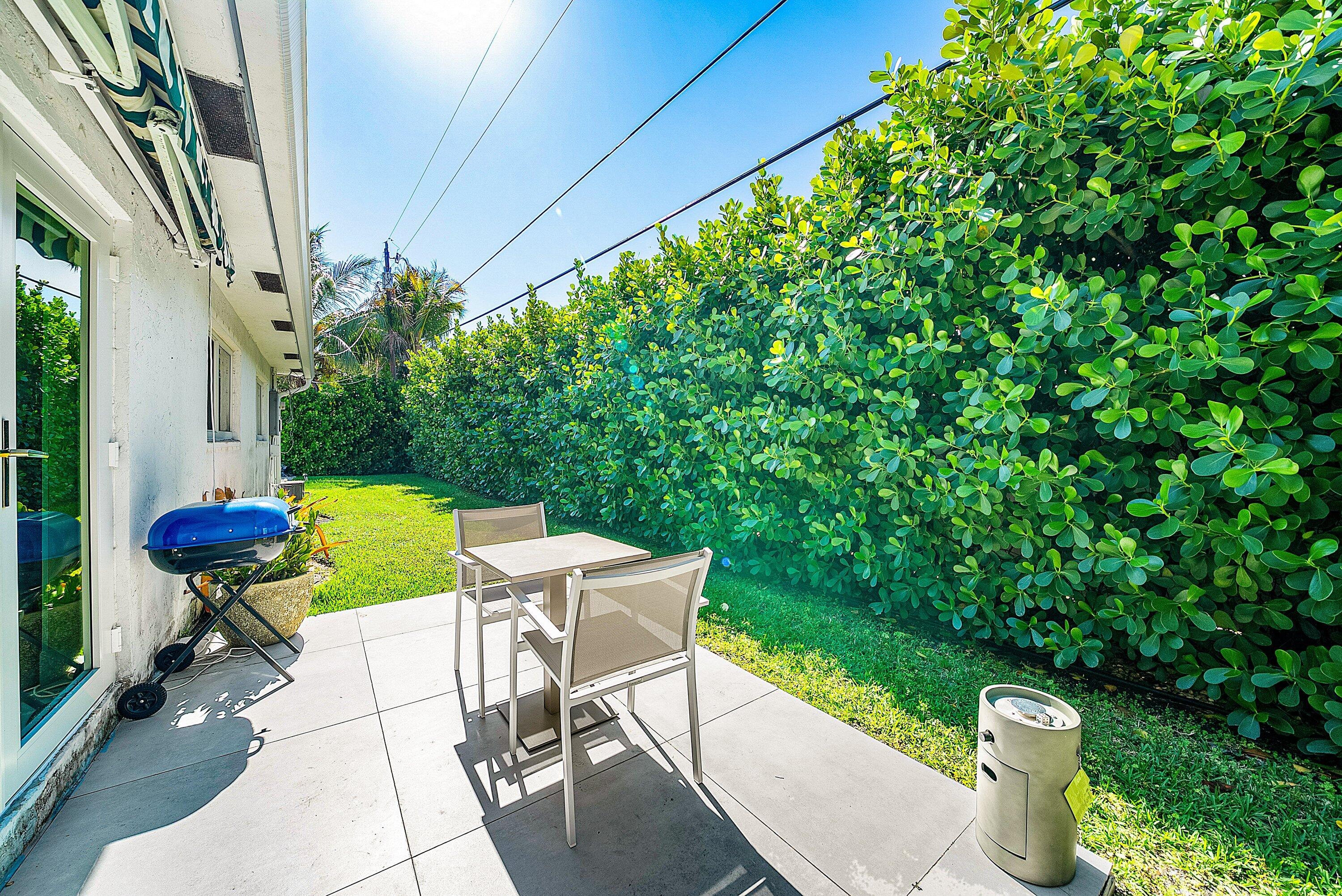 804 S Road Boynton Beach, FL 33435 - Photo 35 of 40 Side of home