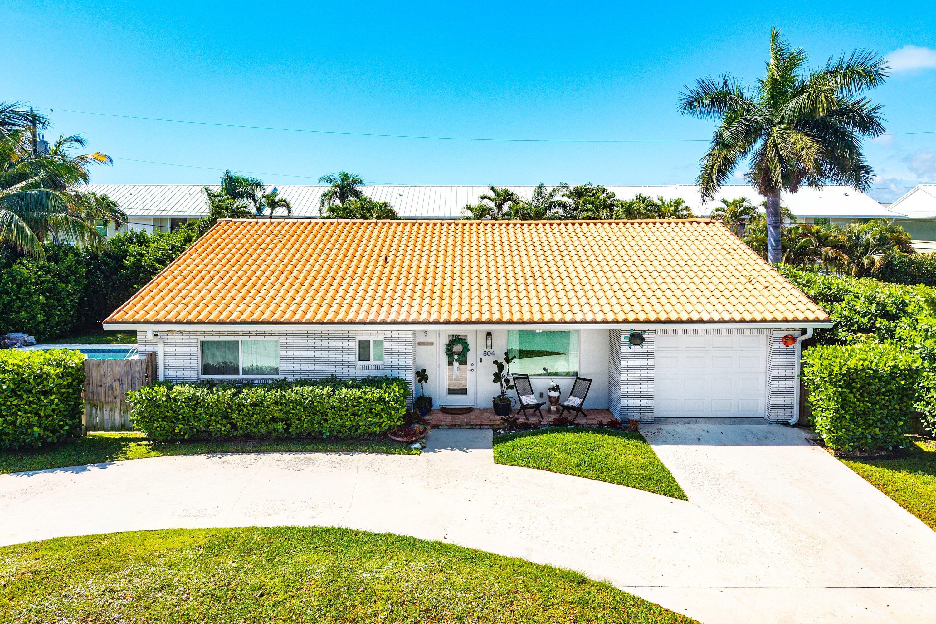 804 S Road Boynton Beach, FL 33435 - Photo 4 of 40 Front of Home