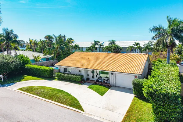 $980,000 | 804 S Road, Boynton Beach, FL 33435
