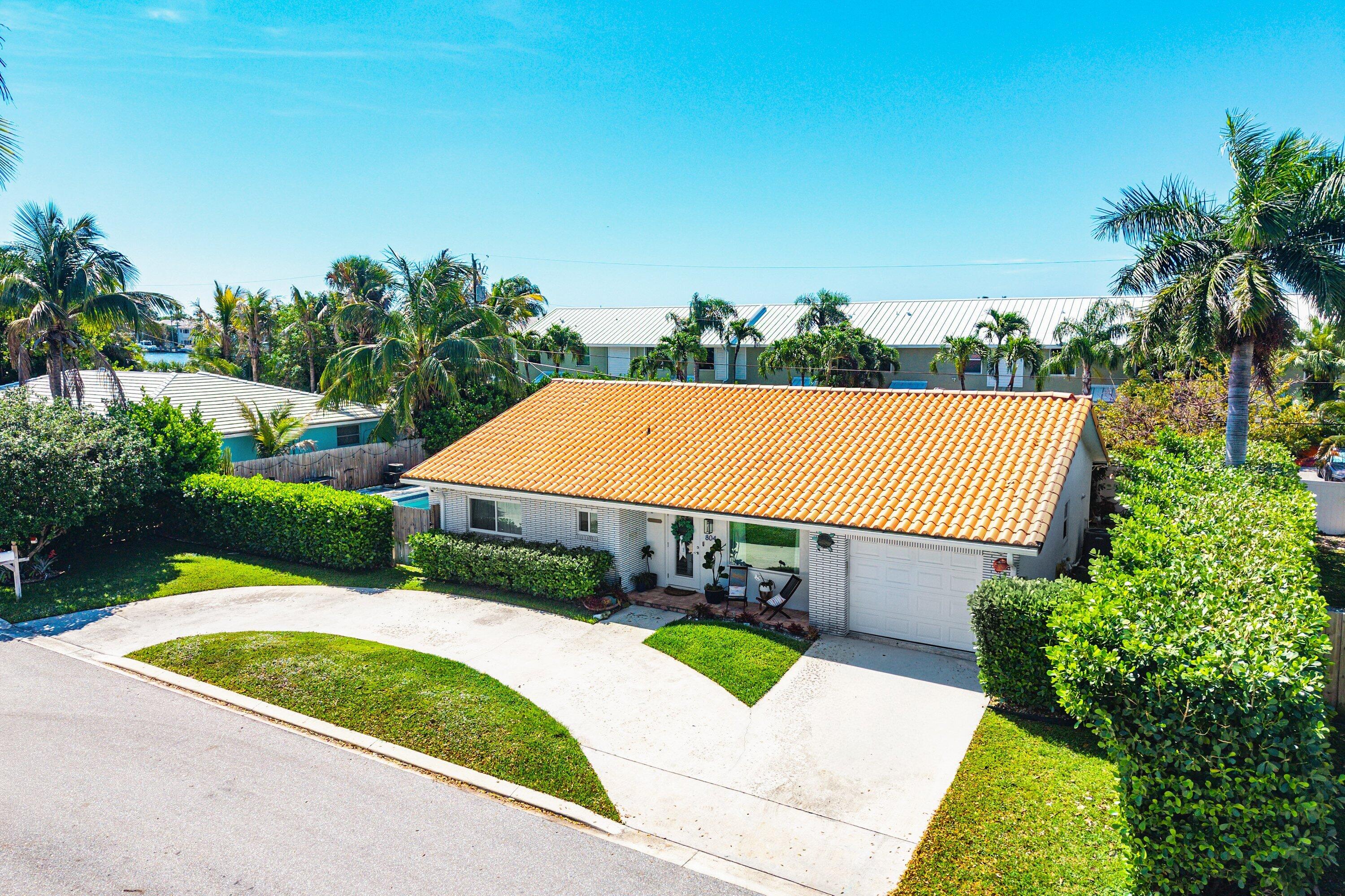 804 S Road Boynton Beach, FL 33435 - Photo 5 of 40 Front of Home