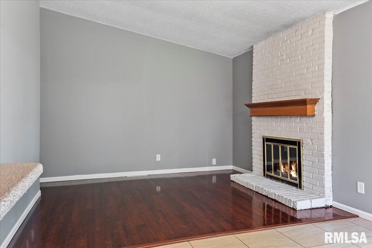 119 Springbrook Drive Springfield, IL 62702 - Photo 15 of 31