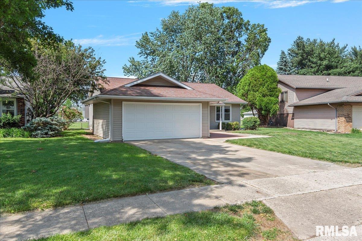 119 Springbrook Drive Springfield, IL 62702 - Photo 3 of 31