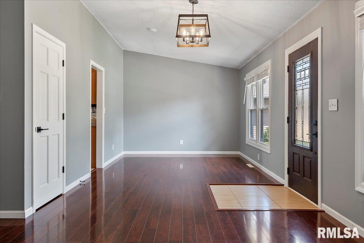 119 Springbrook Drive Springfield, IL 62702 - Photo 6 of 31