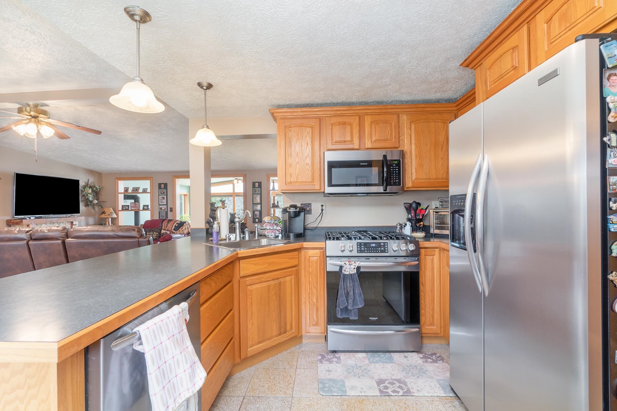 1794 North Mission Road Mount Pleasant, MI 48858 - Photo 7 of 40 1909769-6.JPG
