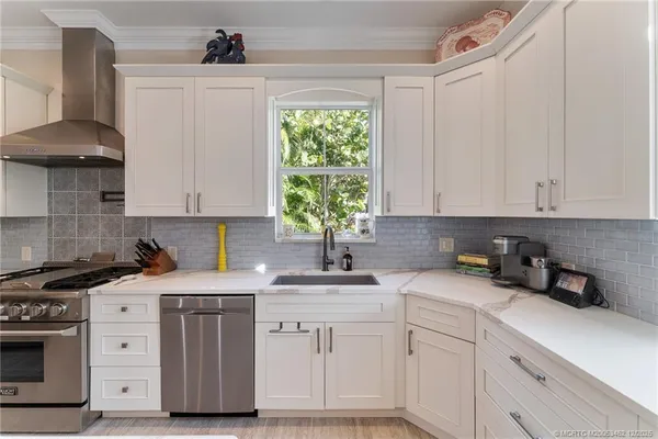 $1,690,000 | 1002 Southeast Riverside Drive, Stuart, FL 34996