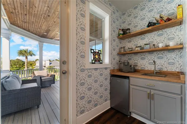 $1,690,000 | 1002 Southeast Riverside Drive, Stuart, FL 34996