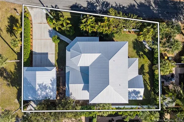 $1,690,000 | 1002 Southeast Riverside Drive, Stuart, FL 34996