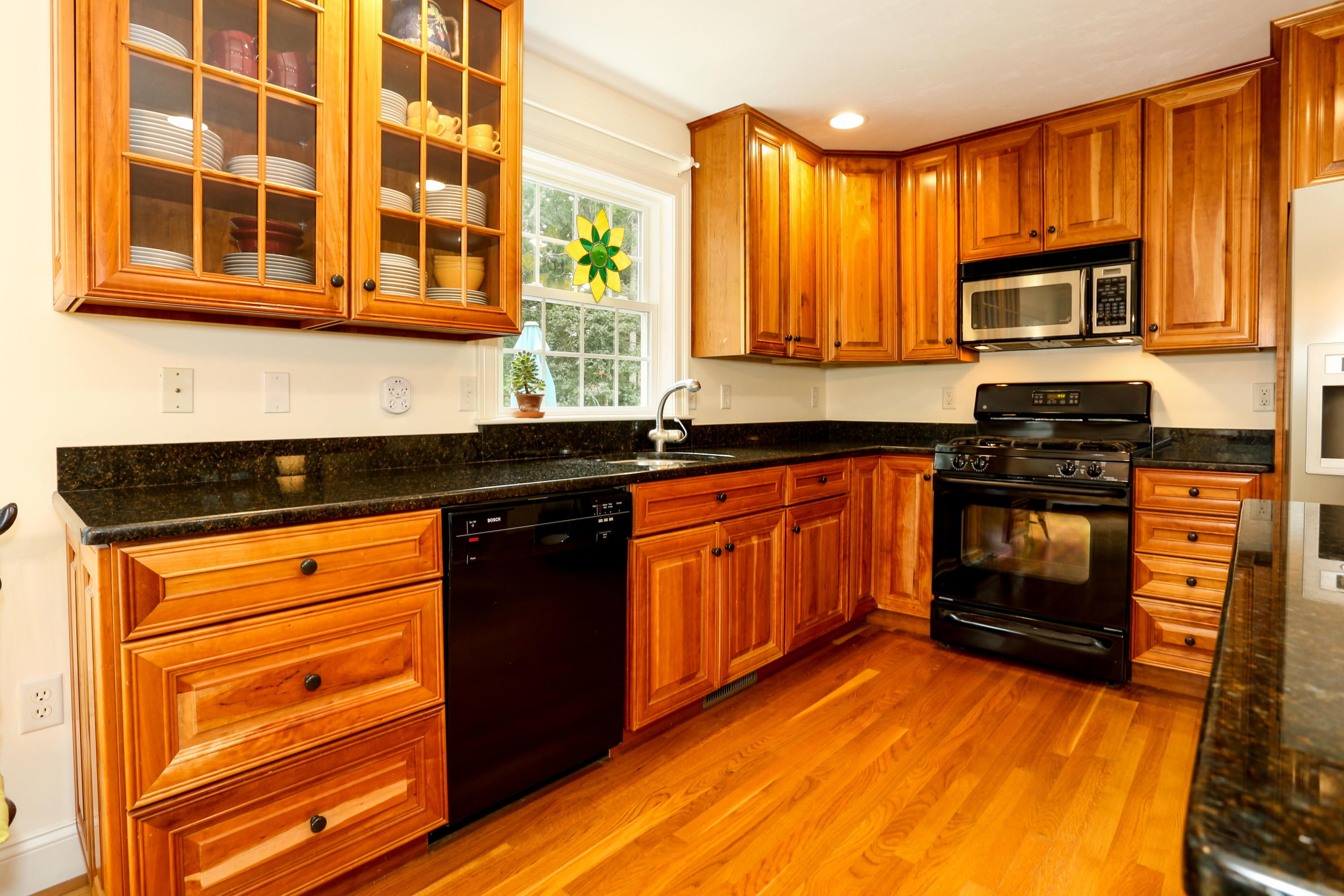 47 Bay Road Harwich, MA 02645 - Photo 10 of 35 44BayLR-11