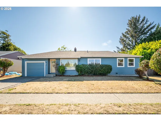 $370,000 | 1710 Johnson Street, North Bend, OR 97459