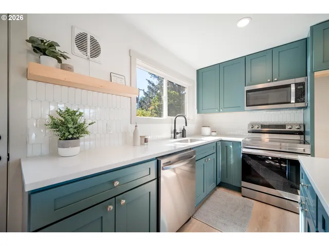 $370,000 | 1710 Johnson Street, North Bend, OR 97459