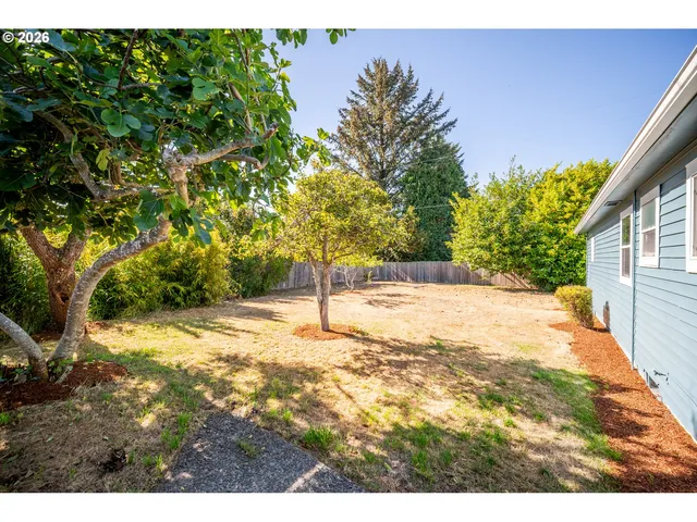 $370,000 | 1710 Johnson Street, North Bend, OR 97459