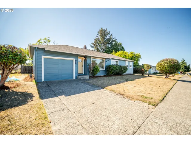 $370,000 | 1710 Johnson Street, North Bend, OR 97459