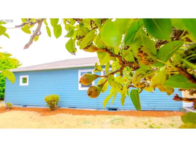 $370,000 | 1710 Johnson Street, North Bend, OR 97459