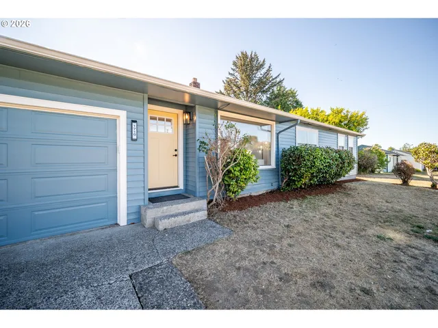 $370,000 | 1710 Johnson Street, North Bend, OR 97459