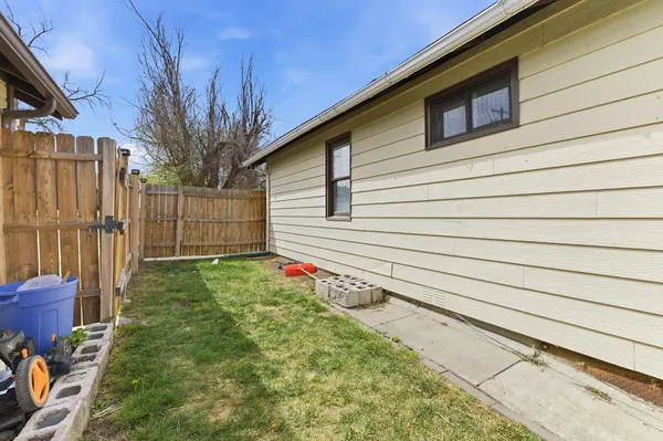 $189,900 | 740 West 10th Street, Casper, WY 82601