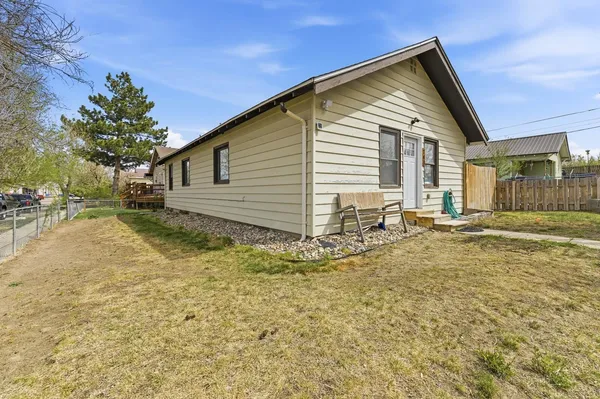 $189,900 | 740 West 10th Street, Casper, WY 82601