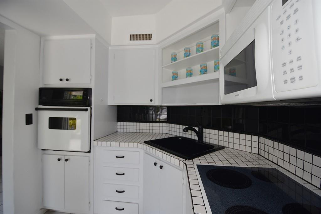 2161 Northeast 42nd Court, Unit 114 Lighthouse Point, FL 33064 - Photo 23 of 36 Photo 24