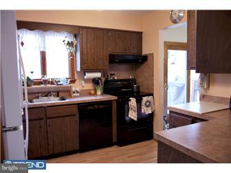 211 Ellisdale Road Chesterfield, NJ 08515 - Photo 4 of 11 Kitchen