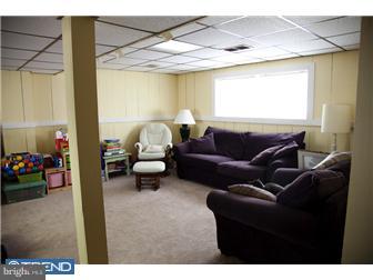 211 Ellisdale Road Chesterfield, NJ 08515 - Photo 8 of 11 Family Room