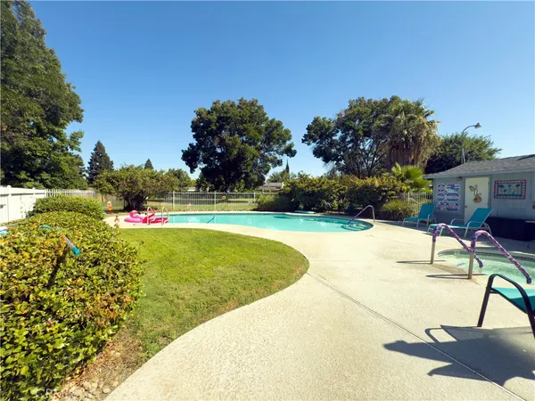 $189,900 | 2050 Springfield Drive, Unit 215, Chico, CA 95928