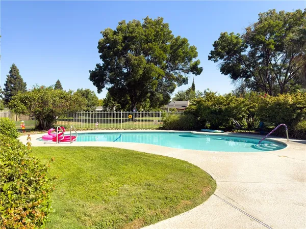 $189,900 | 2050 Springfield Drive, Unit 215, Chico, CA 95928