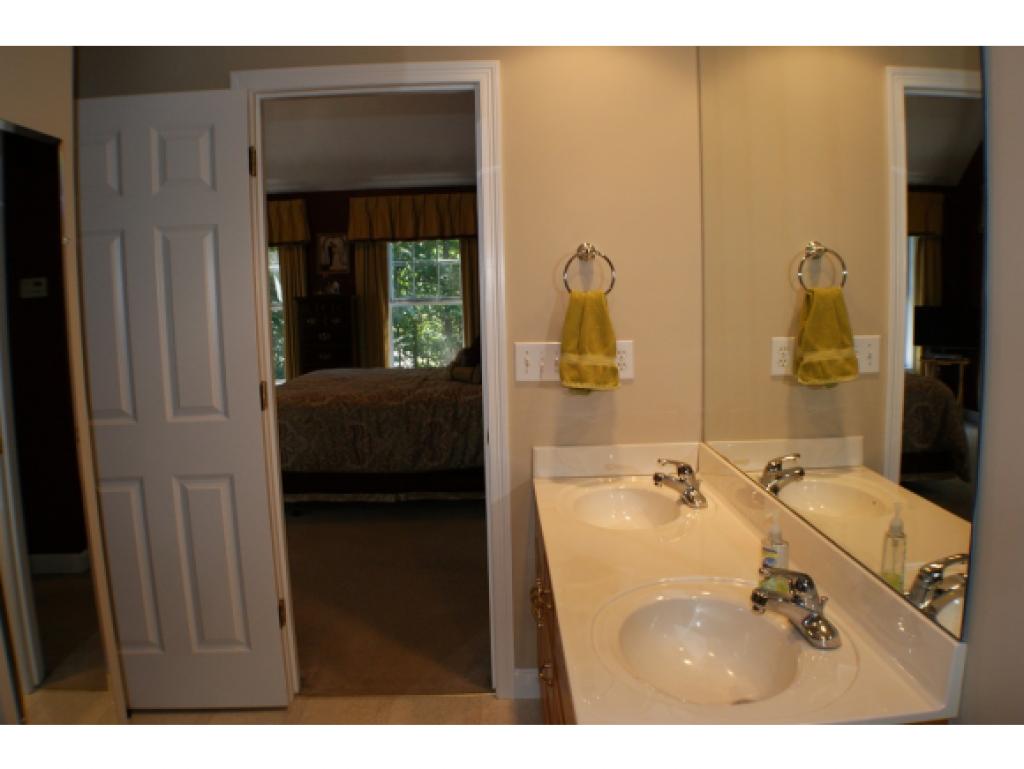 32 Isinglass Road Chester, NH 03036 - Photo 22 of 34