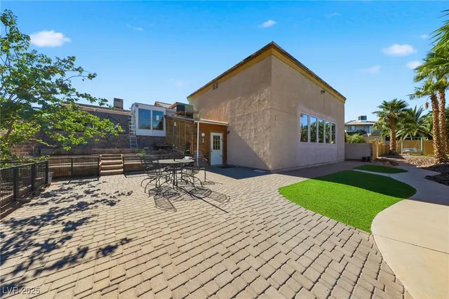 $949,000 | 1008 Santa Helena Avenue, Henderson, NV 89002