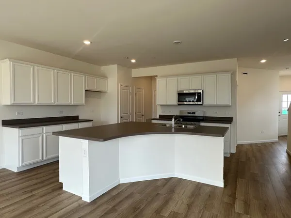 $3,300 | 2320 Horseshoe Circle, Naperville, IL 60564