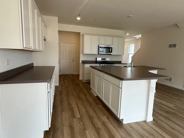 $3,300 | 2320 Horseshoe Circle, Naperville, IL 60564