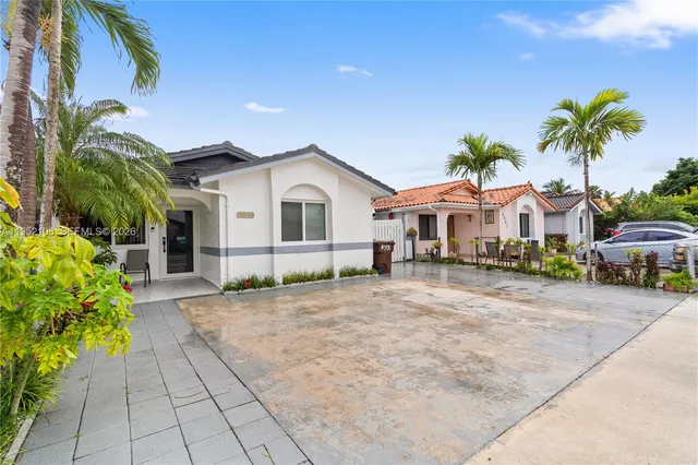 $590,000 | 6919 West 29th Way, Hialeah, FL 33018